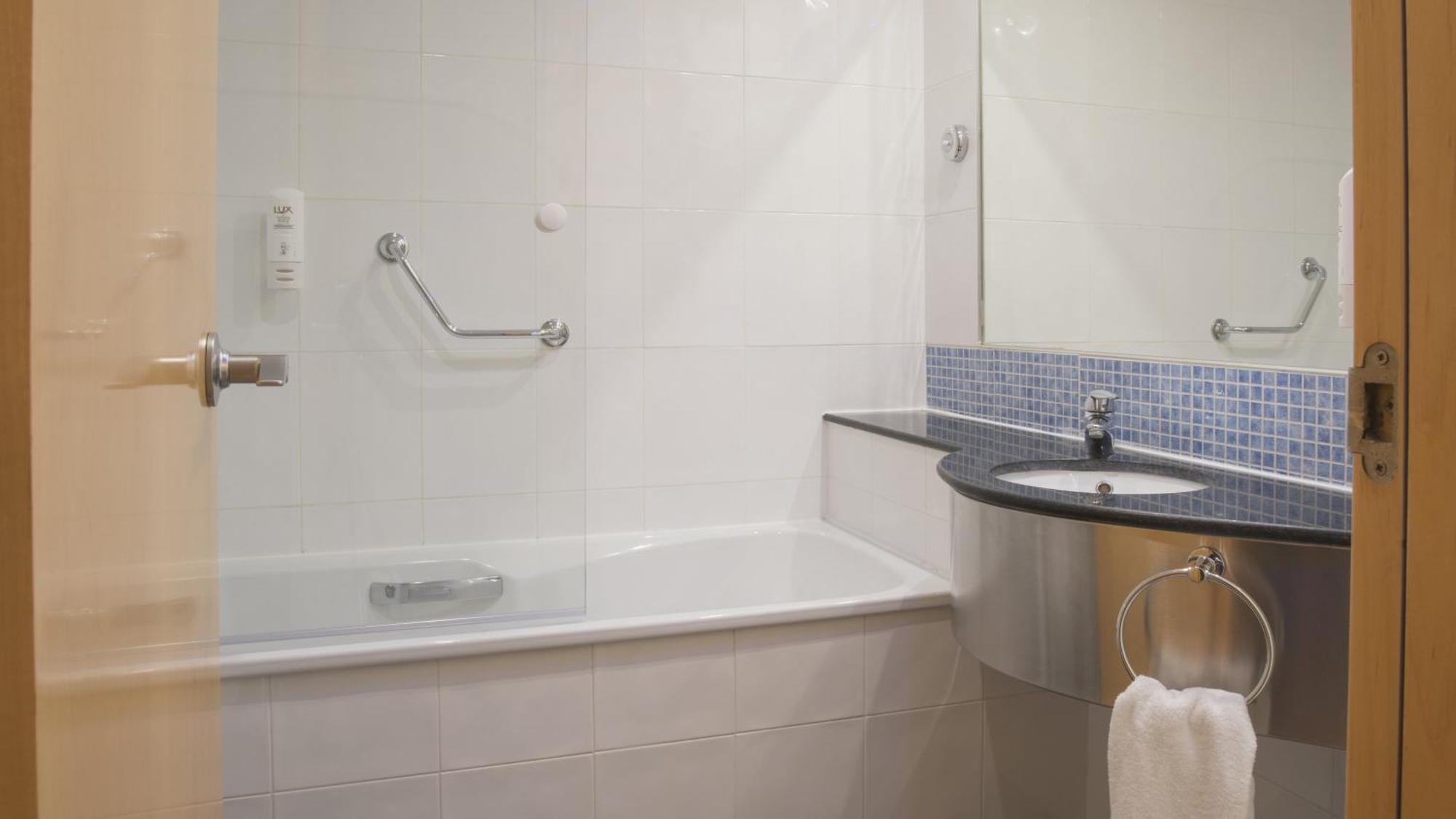 Holiday Inn Express Madrid-Getafe By Ihg Ngoại thất bức ảnh