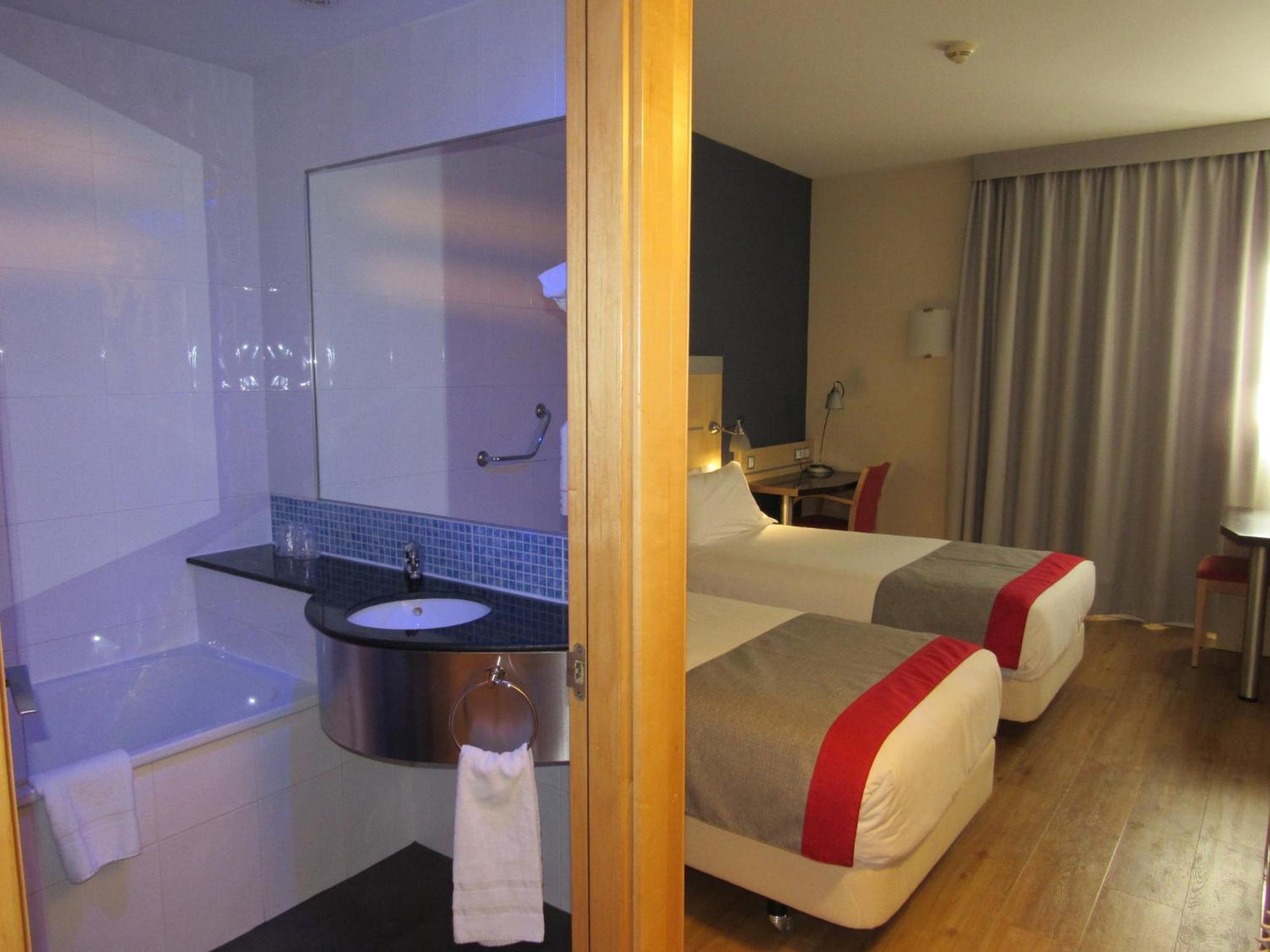 Holiday Inn Express Madrid-Getafe By Ihg Ngoại thất bức ảnh