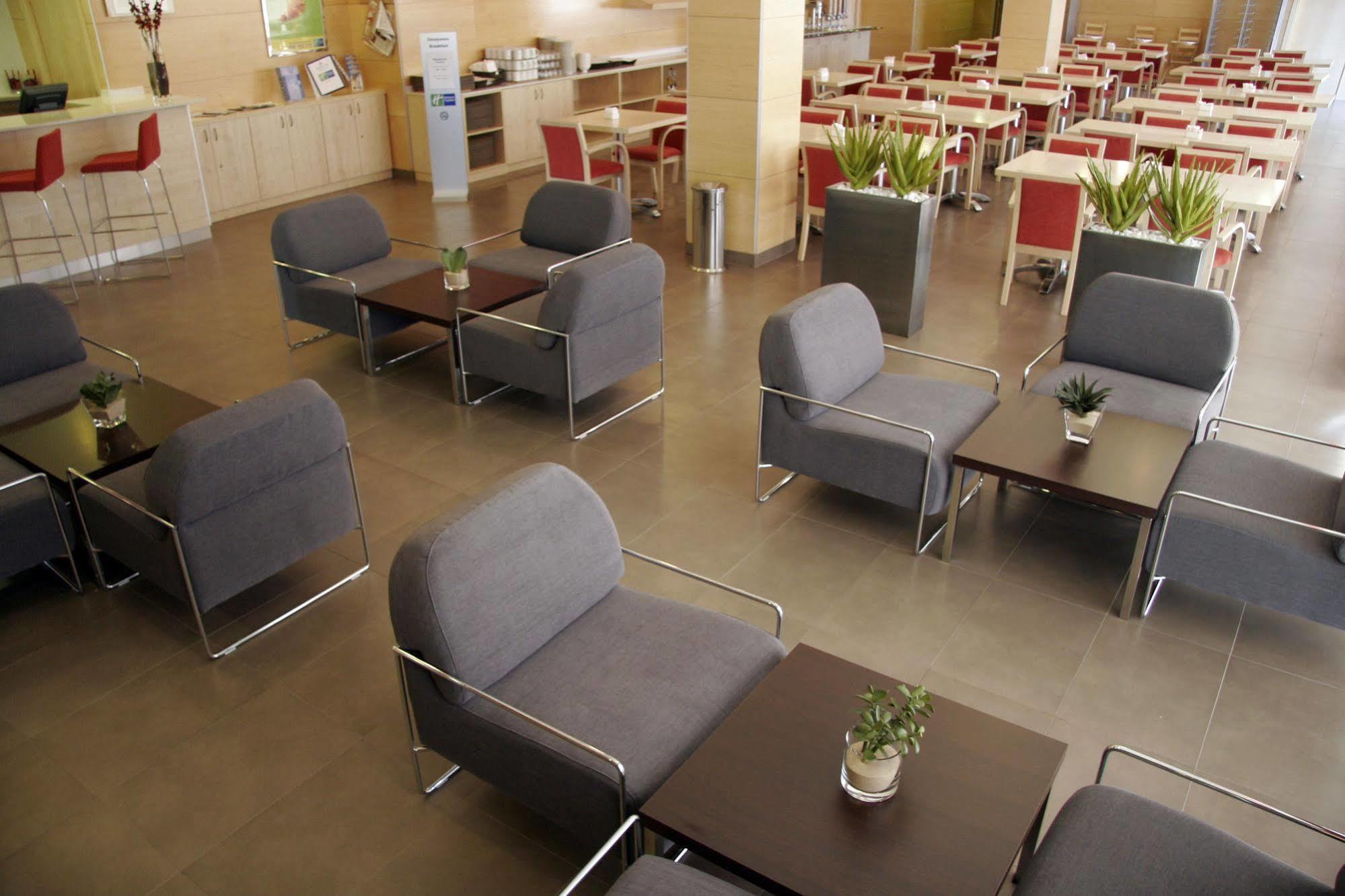 Holiday Inn Express Madrid-Getafe By Ihg Ngoại thất bức ảnh