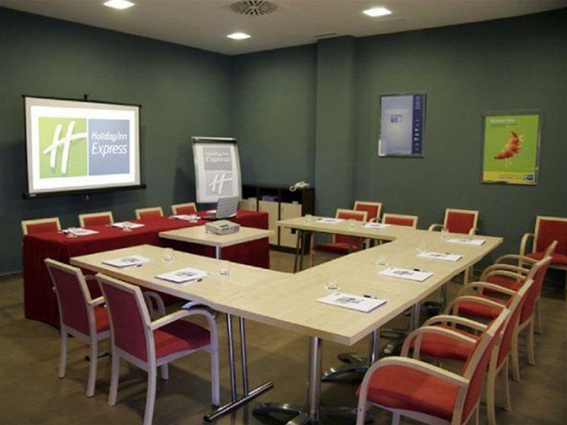 Holiday Inn Express Madrid-Getafe By Ihg Ngoại thất bức ảnh