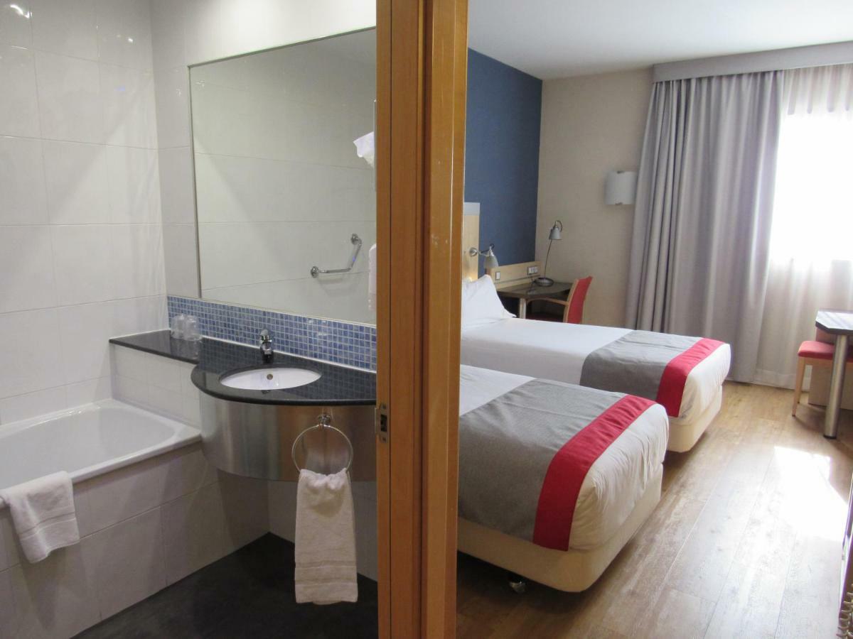 Holiday Inn Express Madrid-Getafe By Ihg Ngoại thất bức ảnh